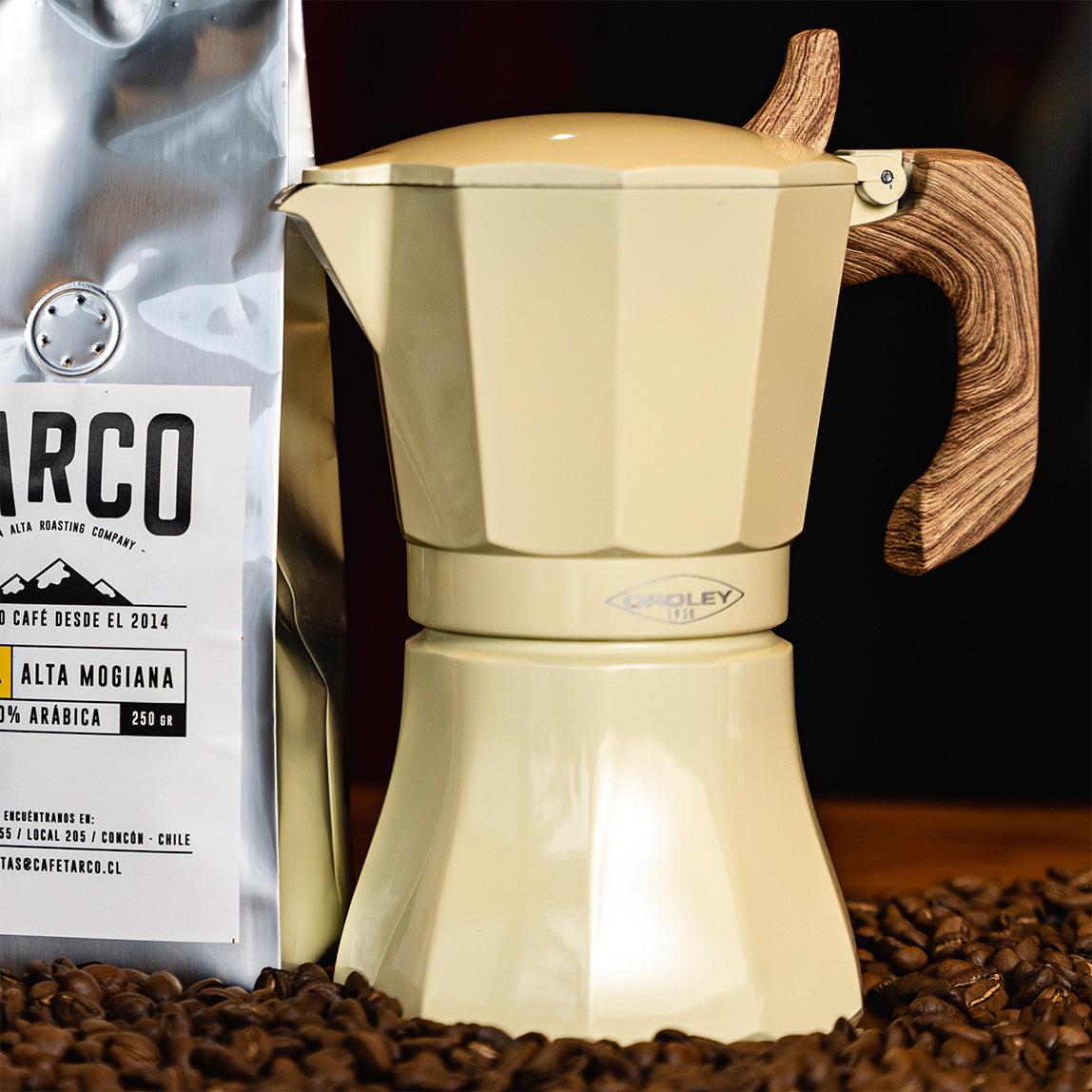 Experimenta toda la intensidad de un café hecho en cafetera italiana – Café  Tarco